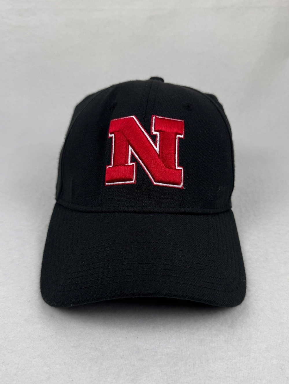 New Era Nebraska Cornhuskers L/XL Black 39THIRTY Flex Hat
